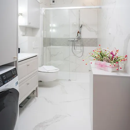 Warminski Port By Rent4you شقة *